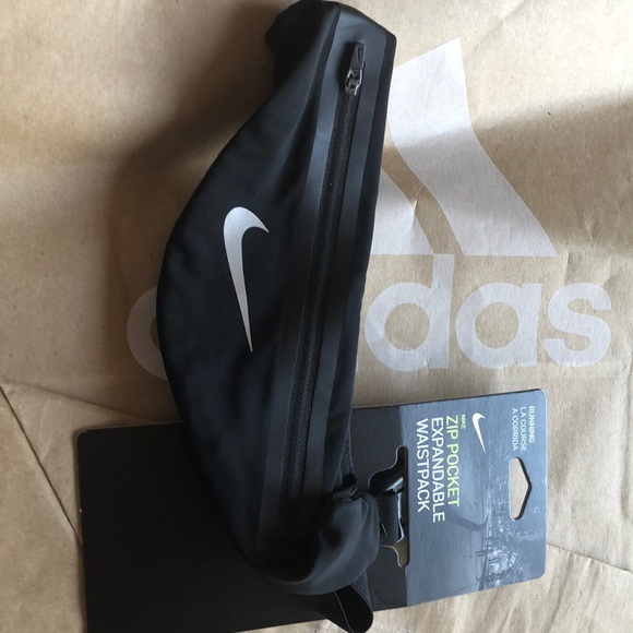 Nike expandable waist pack great for running store bag black - Picture 1 of 7